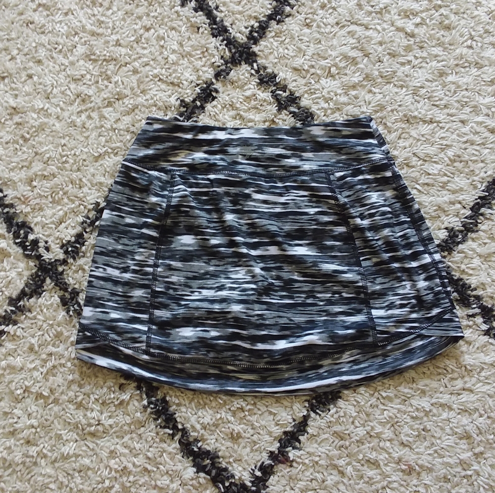 Tek Gear black and white skort